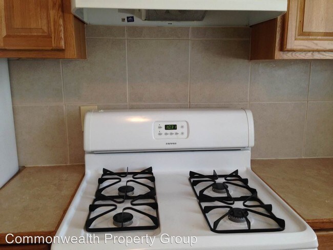 Foto del edificio - 2 br, 1 bath Apartment - 8 Pollux Circle East