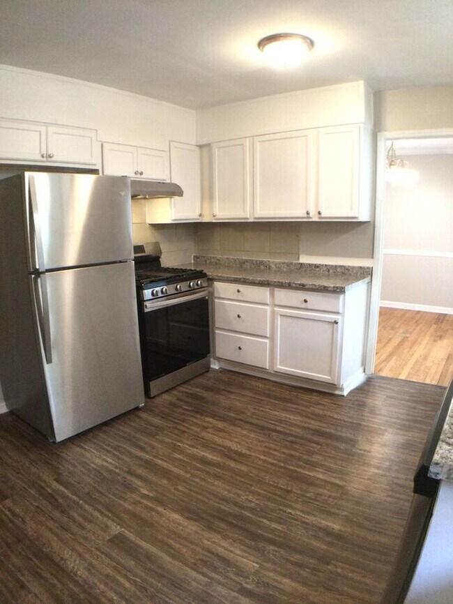 Building Photo - 3128 Columbia Woods Dr