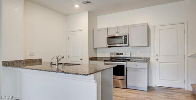 Foto del edificio - 4229 Venus Falls Ave