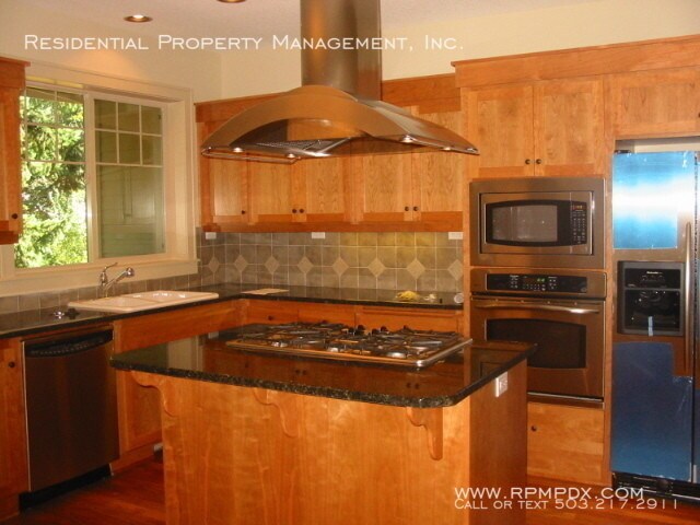 Building Photo - 5055 W Sunset Dr