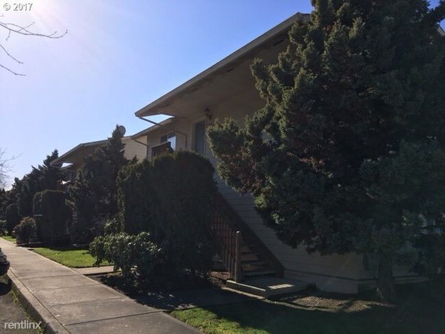 Foto del edificio - 2761 SW Jasmine Pl