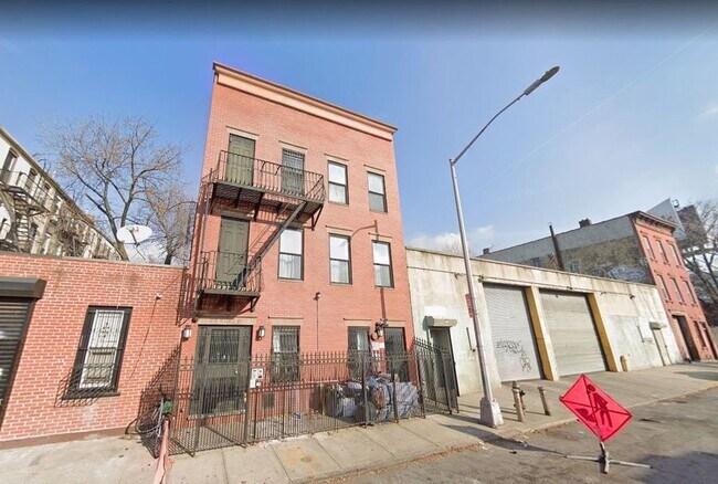 Building Photo - 99 W 9th St