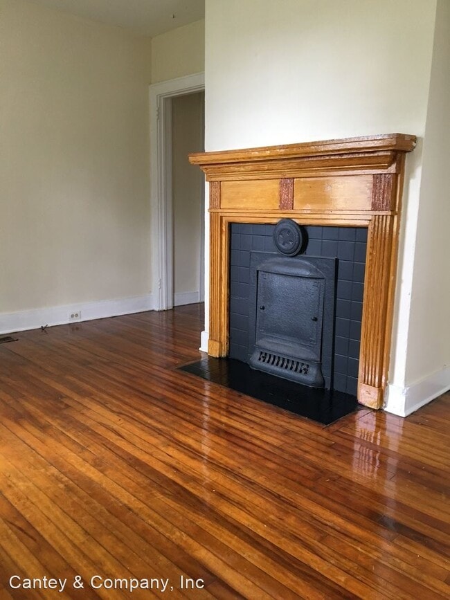 Building Photo - 2 br, 1 bath House - 415 Virginia Street