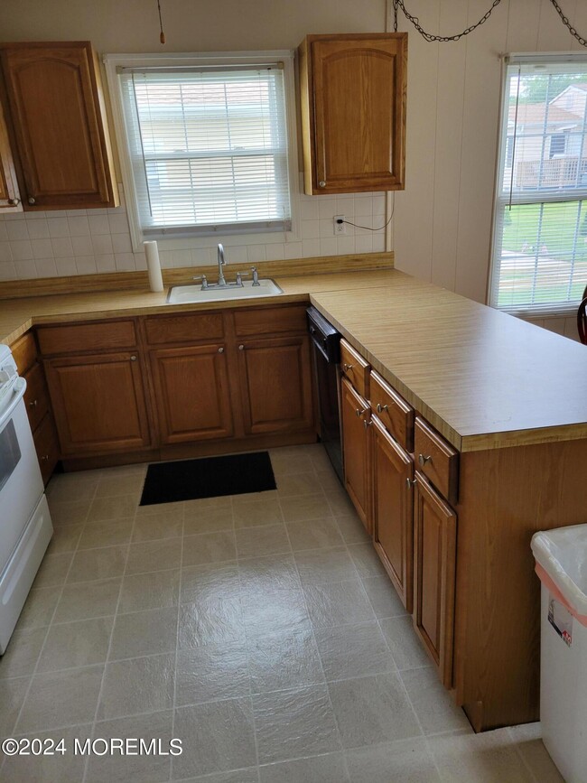 Building Photo - 5 Panama Ct