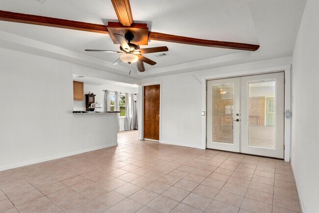 Foto del edificio - 318 County Rd 296D