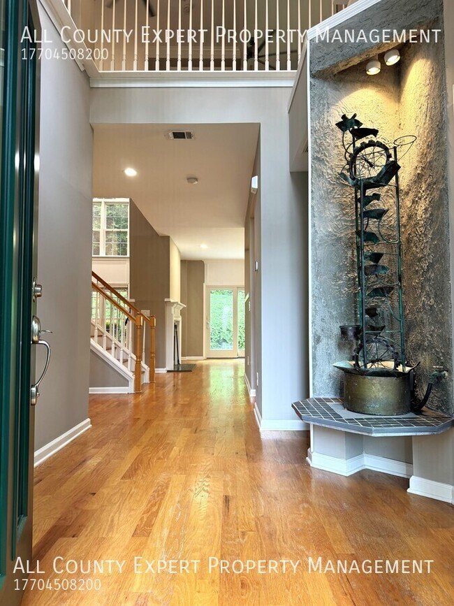 Foto del edificio - 2046 Beaumont Ln