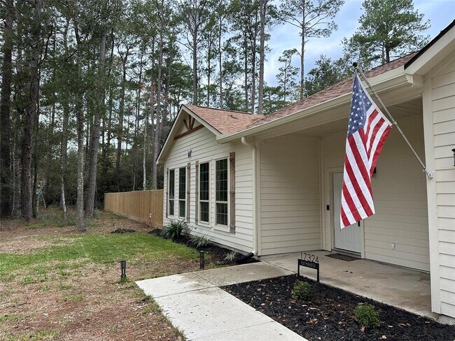 Building Photo - 17324 E Holly Hill Dr