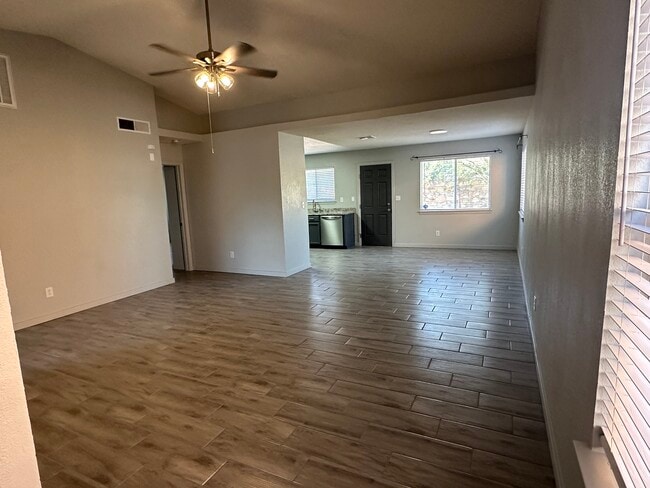 Building Photo - 4652 Loma Linda Cir