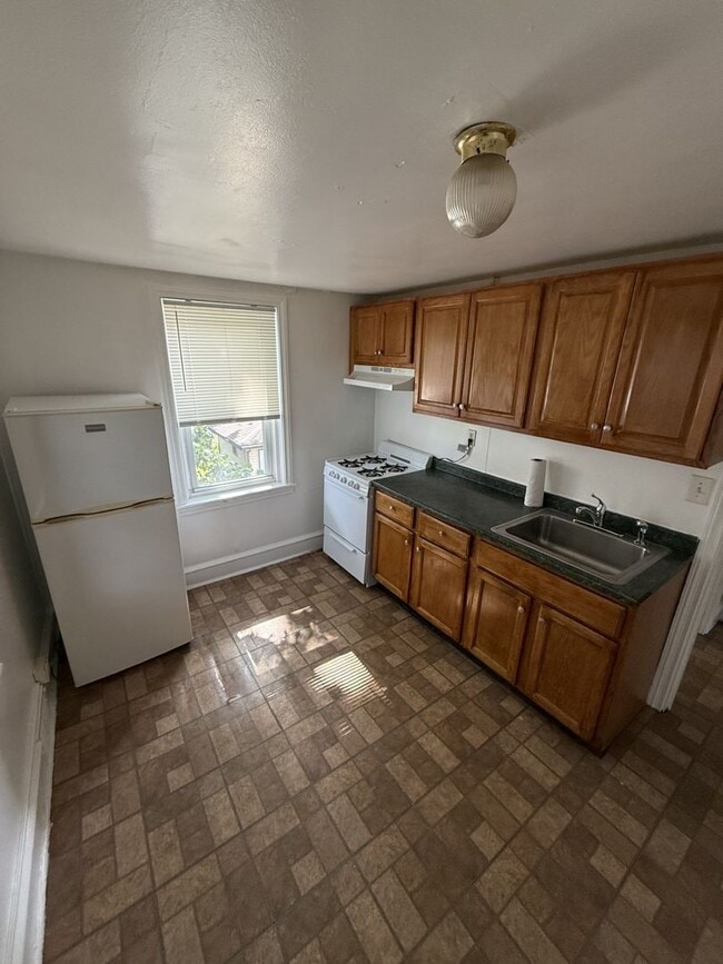 Building Photo - 110 Upland Terrace