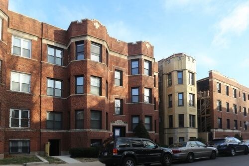 Primary Photo - 924 W George St