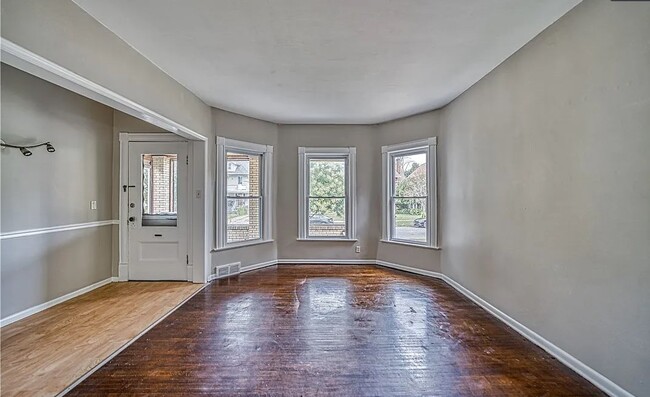 Foto del edificio - 558 Crescent Ave