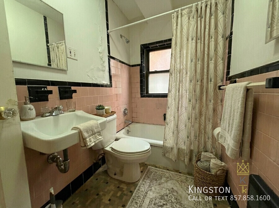 Building Photo - 15 Beechcroft St