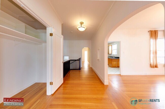 Foto del edificio - Marina: Immaculate Flat w/ 2 Bedrooms + Su...