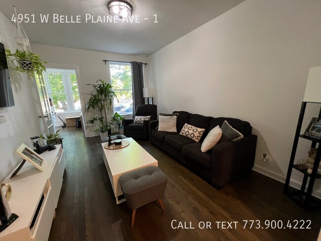 Foto del edificio - 4951 W Belle Plaine Ave