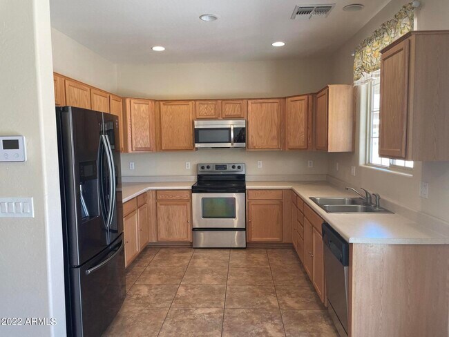 Building Photo - 17666 W Molly Ln