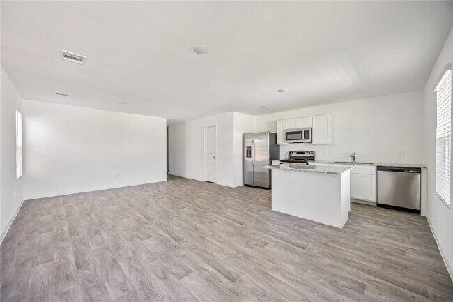 Building Photo - 16515 Jasmine Marie Pl