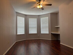 Building Photo - 7575 Kirby Dr