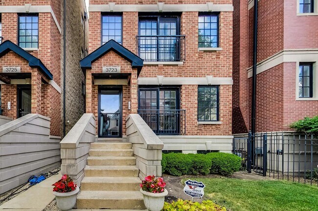 Foto del edificio - 3723 N Wilton Ave