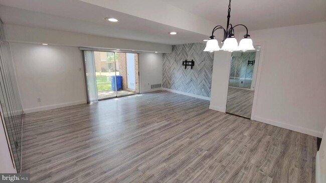 Building Photo - 1139 Thackary Ct