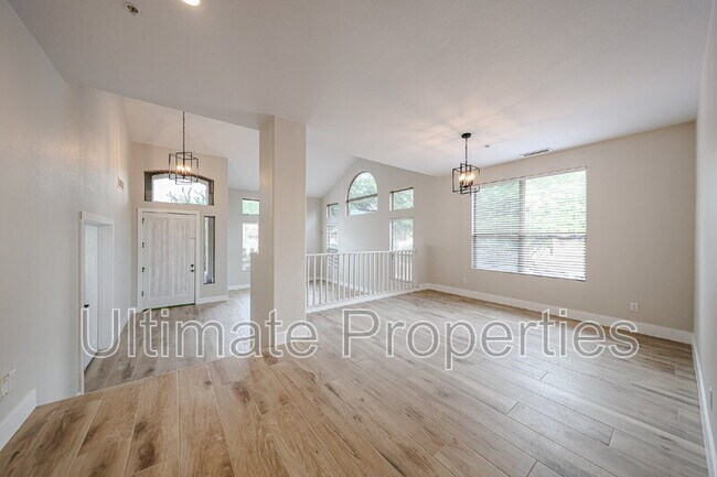 Foto del edificio - 6033 E Smokehouse Trail