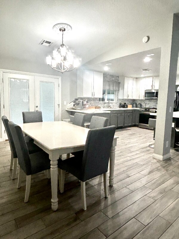 Foto del edificio - 1511 Rawhide Dr