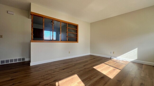 Foto del edificio - $1,600 | 3 Bedroom, 1 Bathroom Home| No Pe...