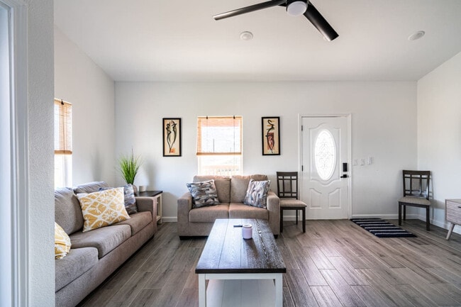 Building Photo - 920 17th St