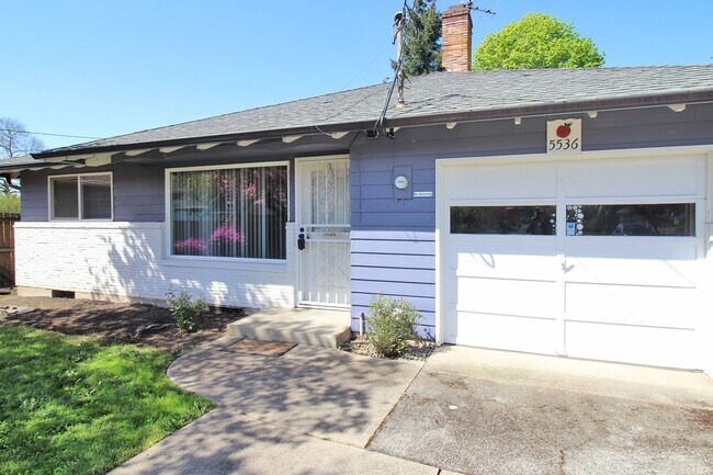 Foto del edificio - 5536 SE Harlow St