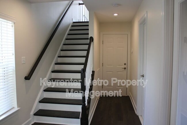 Building Photo - 2736 Pinebrook Rd