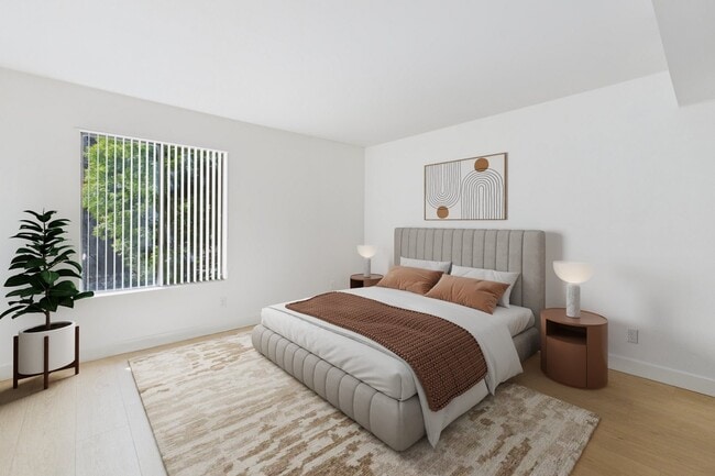 Building Photo - La Cresta Apartments