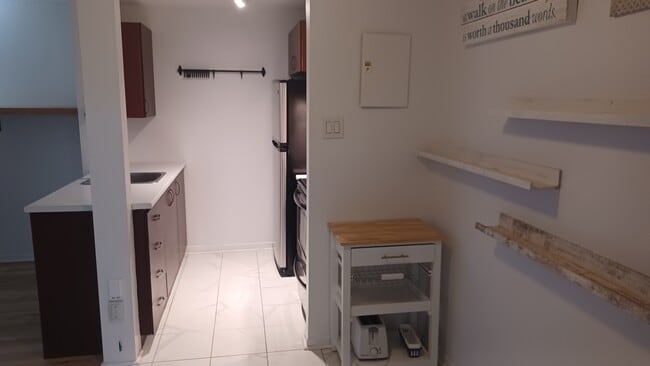 Building Photo - 23 Rue De La Soeur-Jeanne-Marie-Chavoin