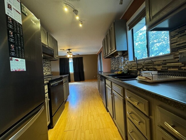 Foto del edificio - 3BR/2BA/1CG, 1489 sq.ft. rental in Huachuca City, AZ