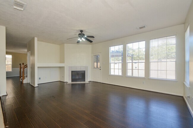 Foto del edificio - 15002 Turphin Way