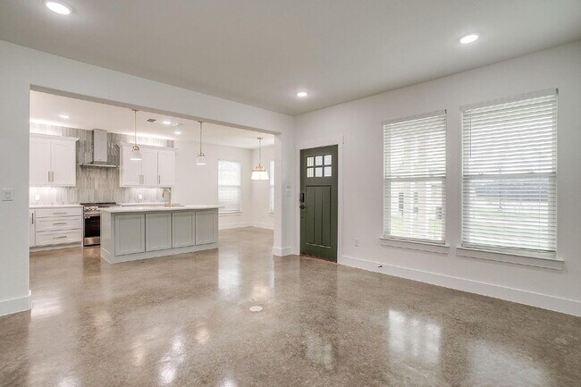Foto del edificio - Brand New Custom 3 Bedroom Home in Granbury!