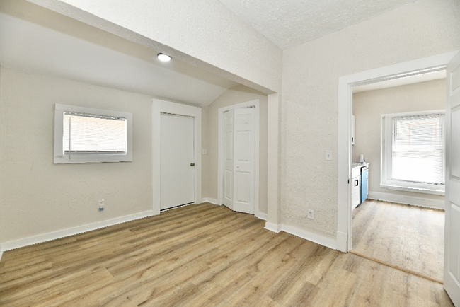 Foto del edificio - 1145 N Belleview Pl