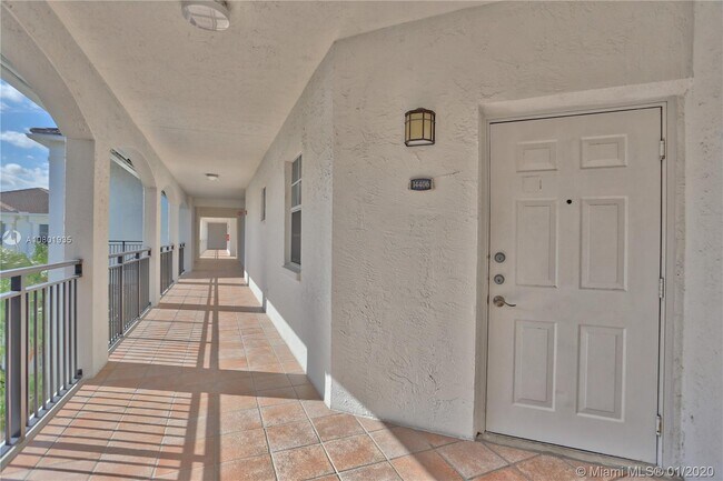 Foto del edificio - VILLAGE BY THE BAY CONDO