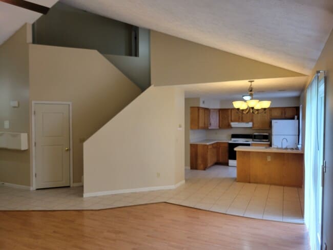 Foto del edificio - Hidden Pines Townhomes