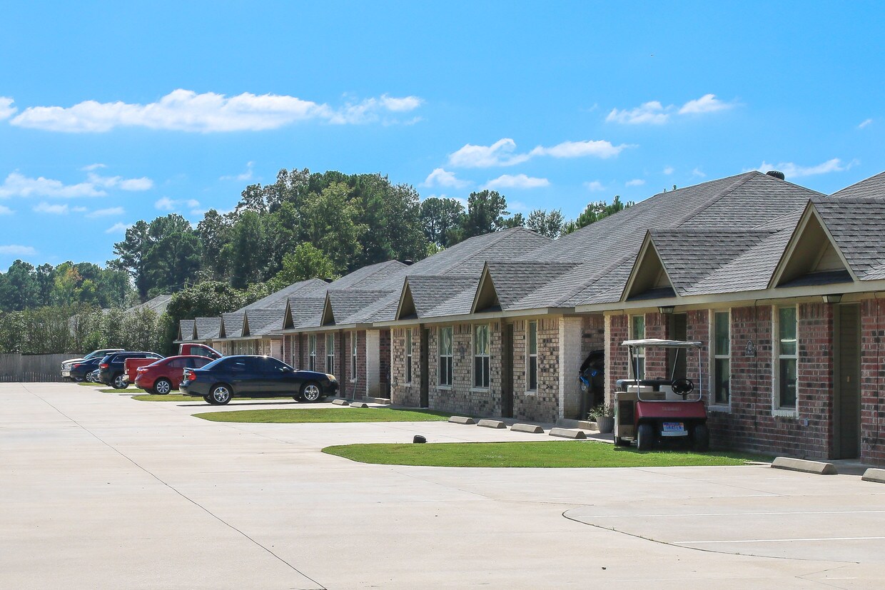 1419 H G Mosley Pkwy, Longview, TX 75604 Townhome Rentals in Longview TX