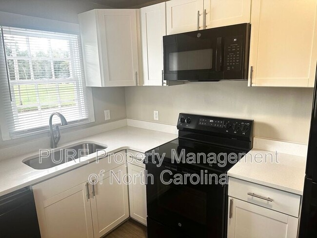 Building Photo - 903 Holt St