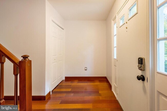 Foto del edificio - 7603 Heatherton Ln