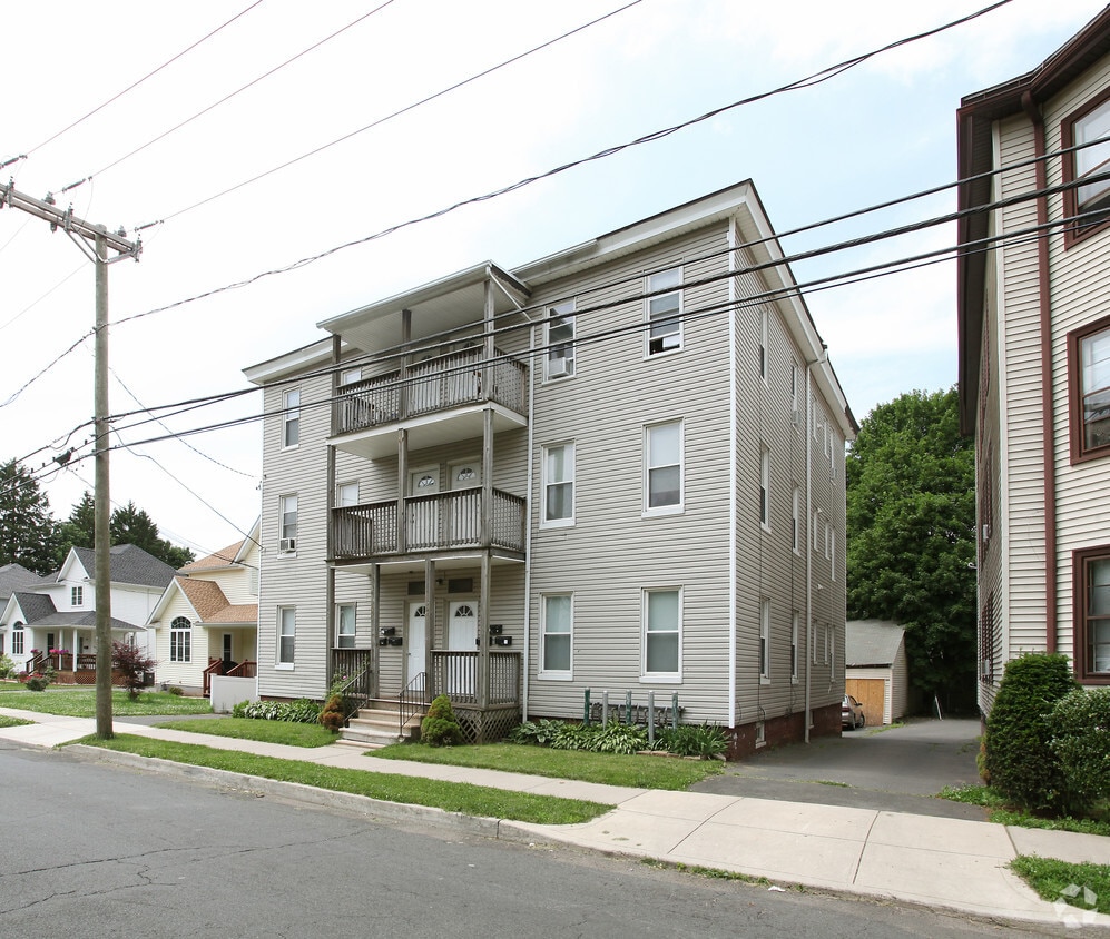 Building Photo - 207-209 Glen St