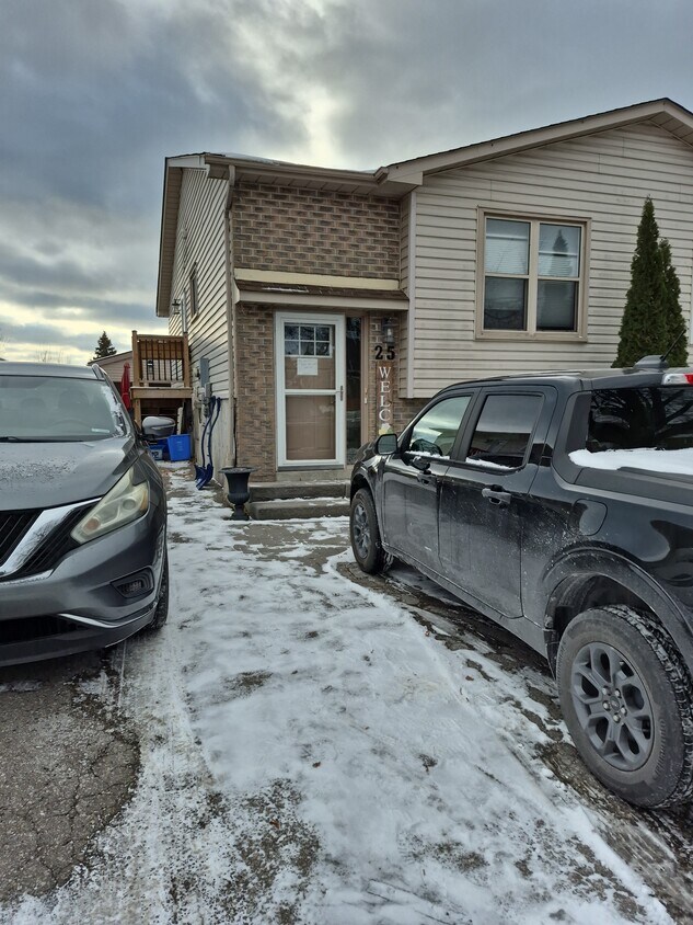 Photo principale - 25 Wellington Av E