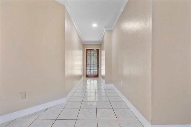 Foto del edificio - 6631 Villarreal Dr