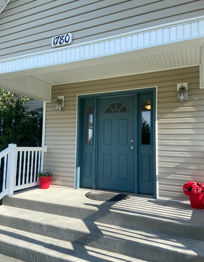 Building Photo - 1780 E Neil Cir