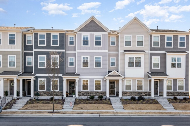 Foto del edificio - Room in Townhome on Truxton Ln