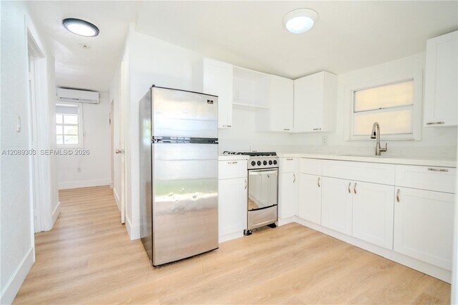 Foto del edificio - 27 SW 55th Avenue Rd