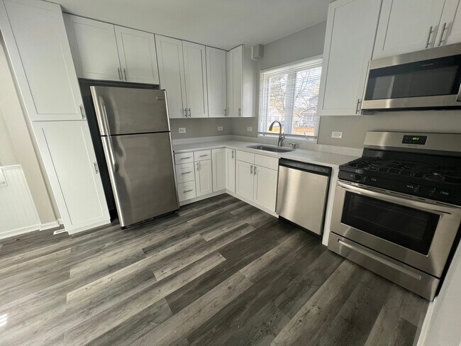 Foto del edificio - 1816 Kelly Ave