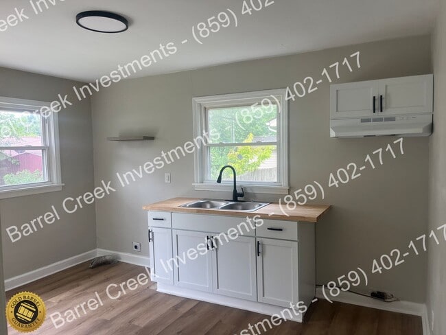Foto del edificio - 2-Bed 1-Bath House