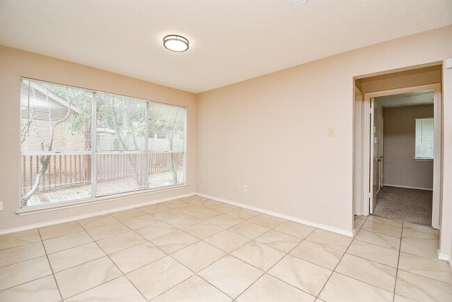 Building Photo - 1811 Grassland Ct