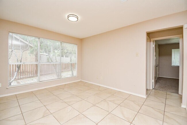 Foto del edificio - 1811 Grassland Ct